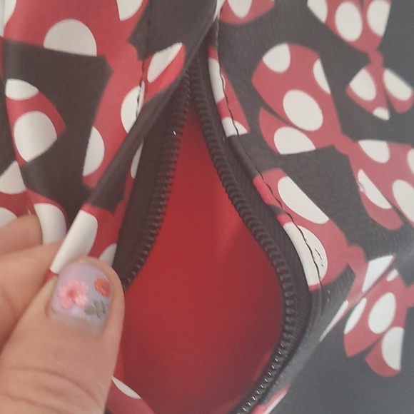 Authentic Official Disney Parks Minnie Mouse Polka Dot Bow Backpack EUC - Picture 6 of 8